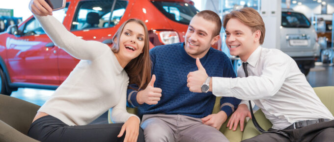 automotive-social-media-strategy-customers-selfie